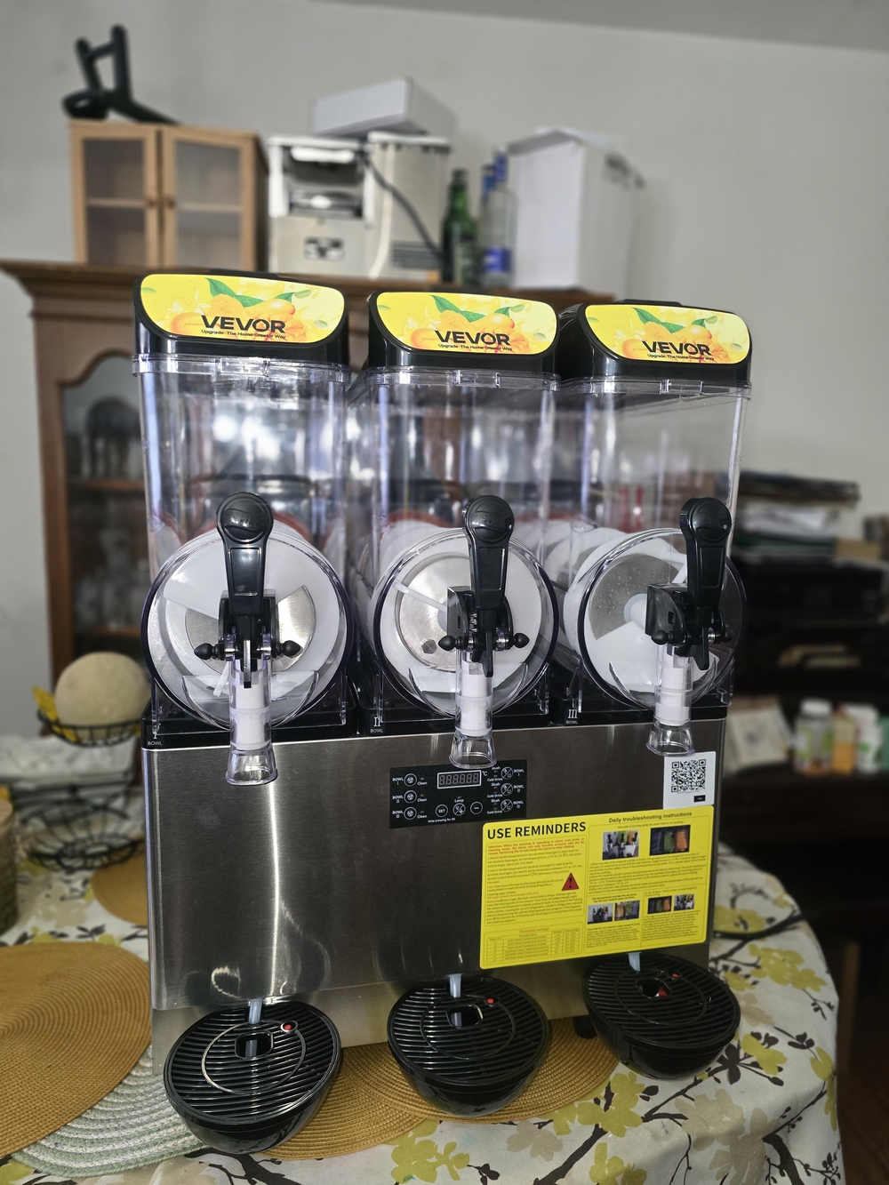 VEVOR Triple Slush Machine - Stainless Steel & Clear Tanks (Yellow Accents)